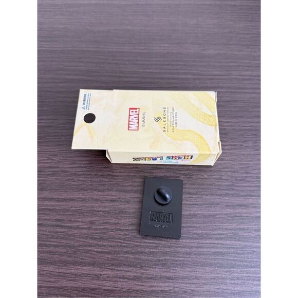 Marvel Hero Lands Poster Blind Box Enamel Pin - Knowhere - Picture 2 of 2